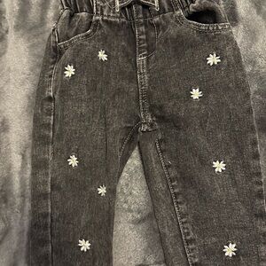 SHEIN Black Kids Jeans with Daisy Embroidery